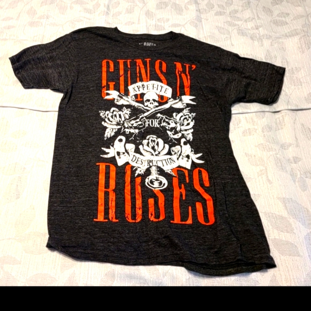 Guns N Roses Shirt - Size Medium